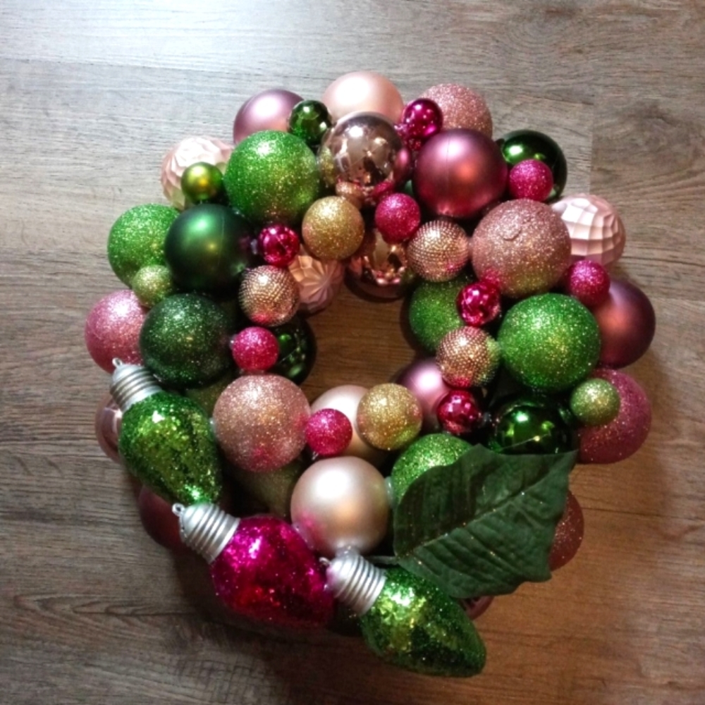Handmade bulb wreath